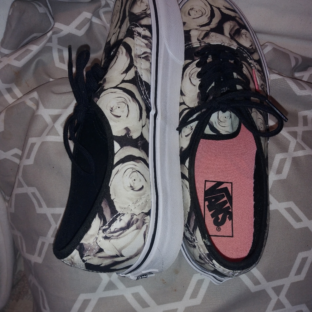 NWOT Vans womens size 9 rose